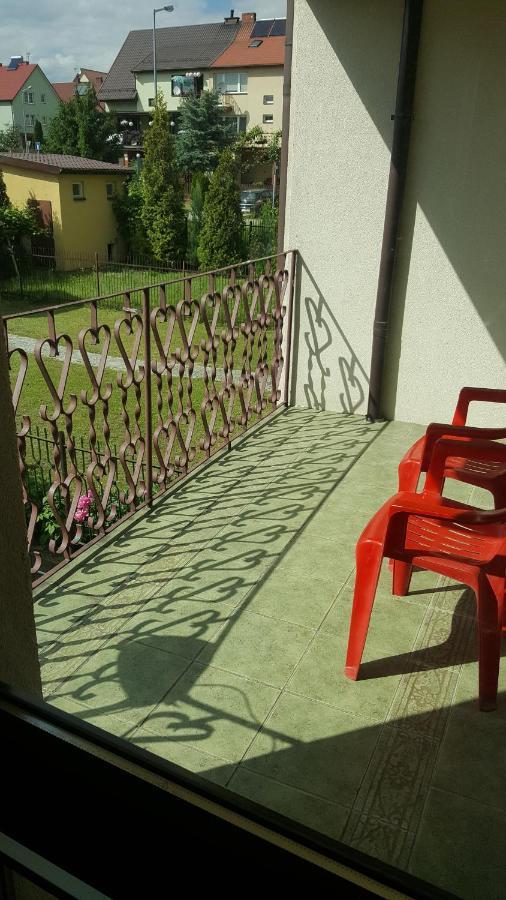 Pod Srebrna Roza Apartment Checiny  Ngoại thất bức ảnh
