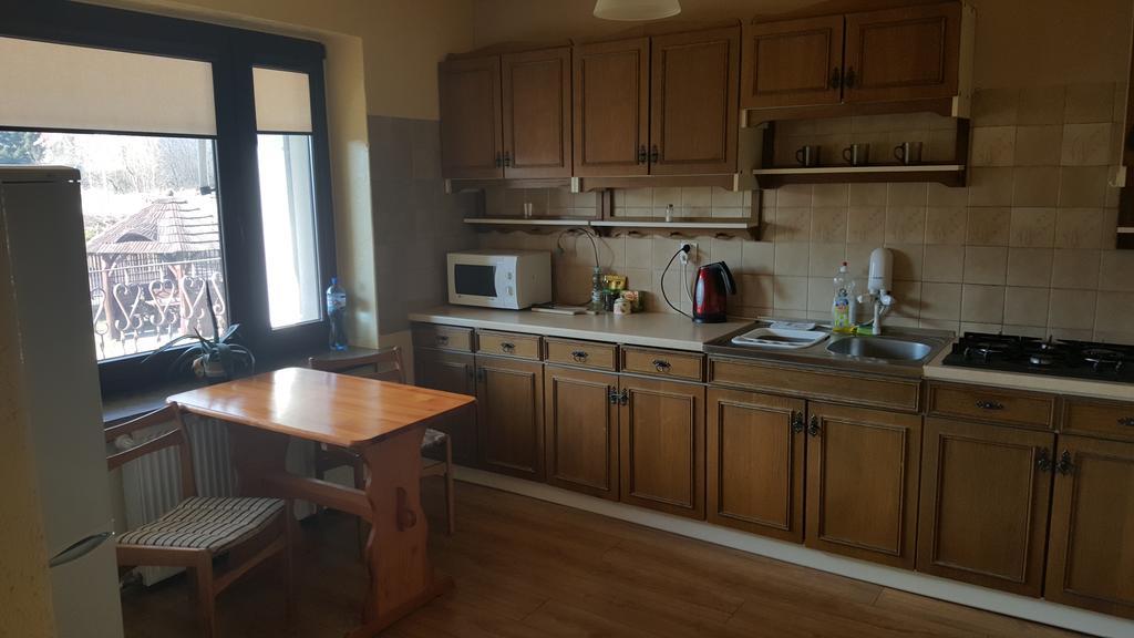 Pod Srebrna Roza Apartment Checiny  Ngoại thất bức ảnh